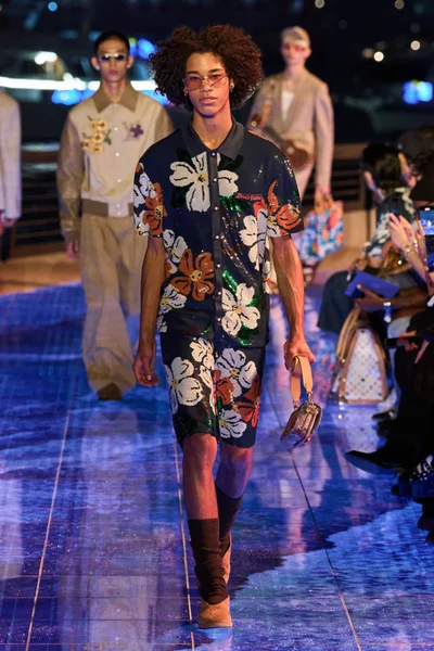 Look 44